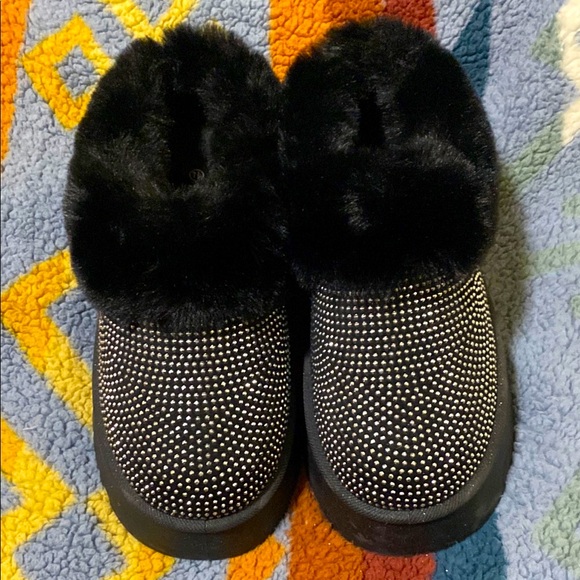 NEW ADORABLE RHINESTONES PLATFORM FAUX FUR BLACK SHOES - Picture 3 of 6